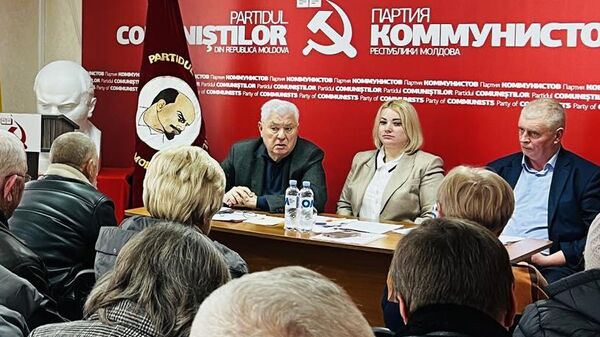 Молдавские коммунисты призвали к бойкоту еврореферендума Санду - Sputnik Молдова