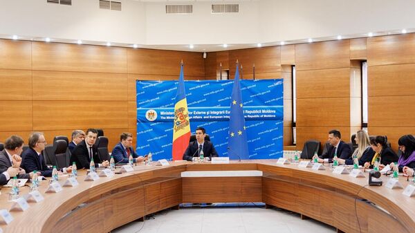 Глава МИД Михаил Попшой на встрече с послами стран ЕС, аккредитованными в Молдове - Sputnik Молдова