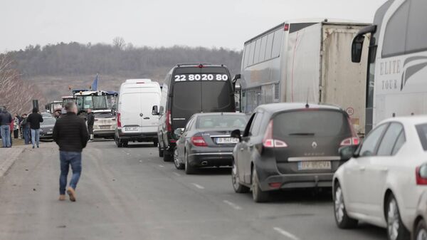 Молдаване покидают страну: на границе с Румынией заторы - Sputnik Молдова