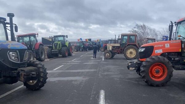 Протест фермеров на КПП Леушены 14.02.2024 - Sputnik Молдова