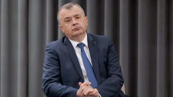 Экс-премьер призвал оспорить в Конституционном суде закон о выплатах 700 евро детям послов - Sputnik Молдова