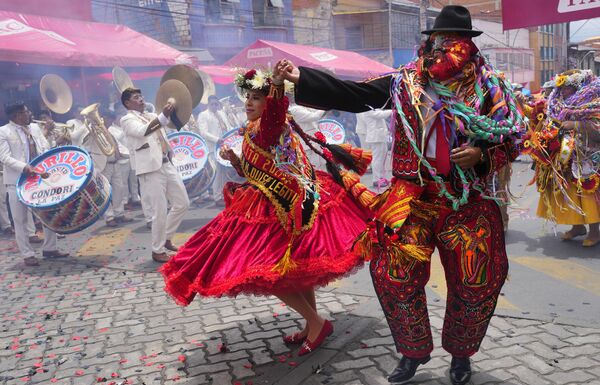 Танцы в заключительный день карнавала в Ла-Пасе, Боливия. - Sputnik Молдова