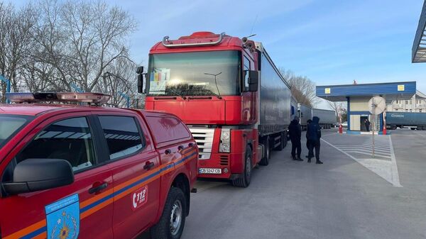 Пять грузовиков гуманитарной помощи направились из Молдовы на Украину  - Sputnik Молдова