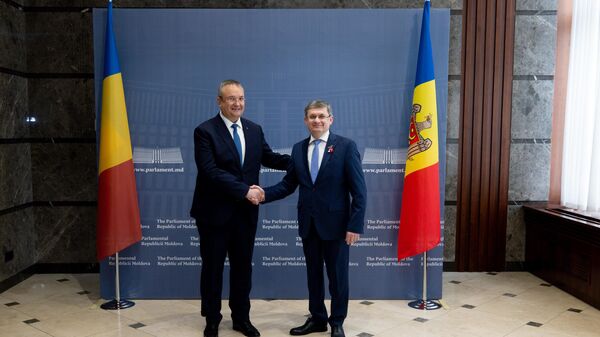 Мосты, энергетика, евроинтеграция: что обсудили на встрече в Кишиневе Гросу и Чукэ - Sputnik Молдова