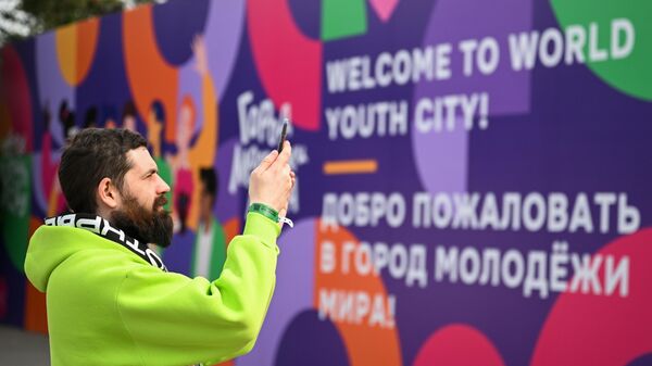 Делегация из Молдовы участвует в работе Всемирного фестиваля молодежи в Сочи - Sputnik Молдова