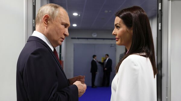 Vladimir Putin în discuție cu Eugenia Guțul - Sputnik Moldova