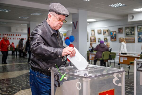 Голосование в Приднестровье на выборах президента РФ - Sputnik Молдова