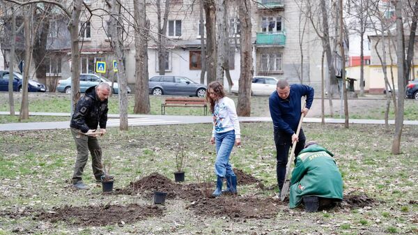 В Кишиневе прошла акция Сад памяти - Sputnik Молдова