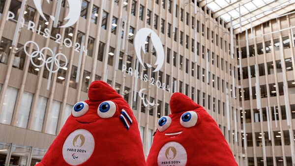Două mascote ale Jocurilor Olimpice și Paralimpice de vară din Paris 2024 - Sputnik Moldova
