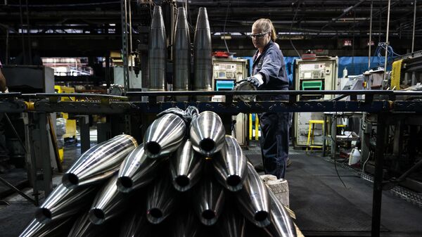 Производство 155-миллиметровых снарядов на заводе в Скрэнтоне, США. Архивное фото - Sputnik Moldova