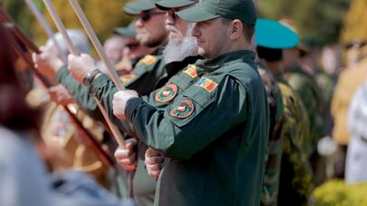 Церемония захоронения останков советских воинов на Шерпенском плацдарме
