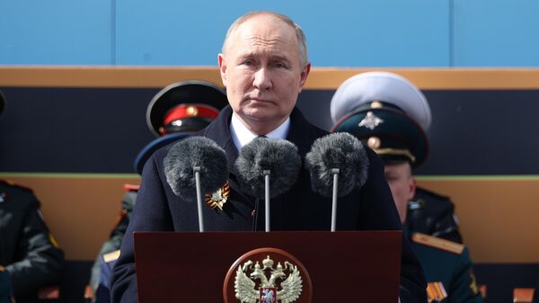 Президент Владимир Путин принял участие в параде Победы в Москве - Sputnik Молдова