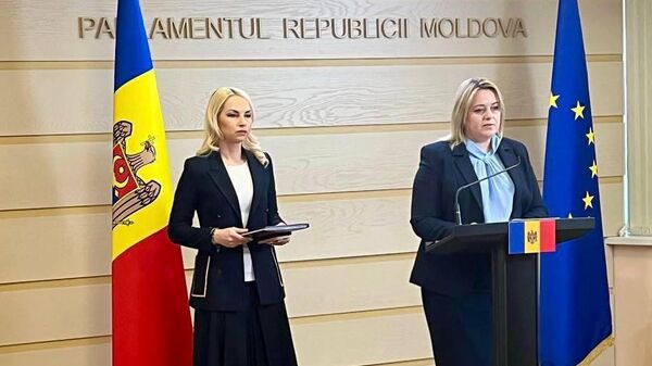 Брифинг депутатов парламентской группы Победа Ирины Лозован и Марины Таубер - Sputnik Молдова