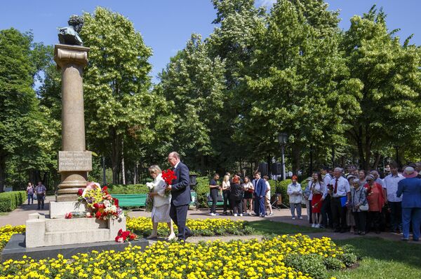 В Кишиневе отмечают День русского языка и день рождения Александра Пушкина - Sputnik Молдова