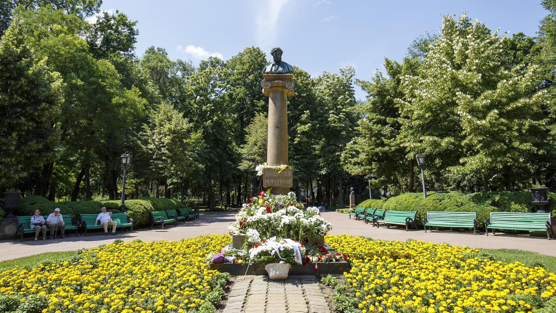 В Кишиневе отмечают День русского языка и день рождения Александра Пушкина - Sputnik Молдова, 1920, 06.06.2024