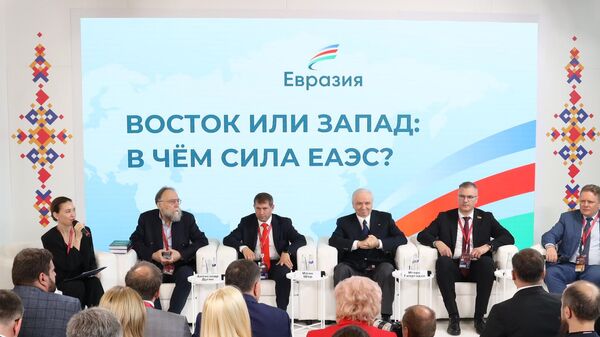 Сессия Восток или Запад: в чем сила ЕАЭС - Sputnik Молдова