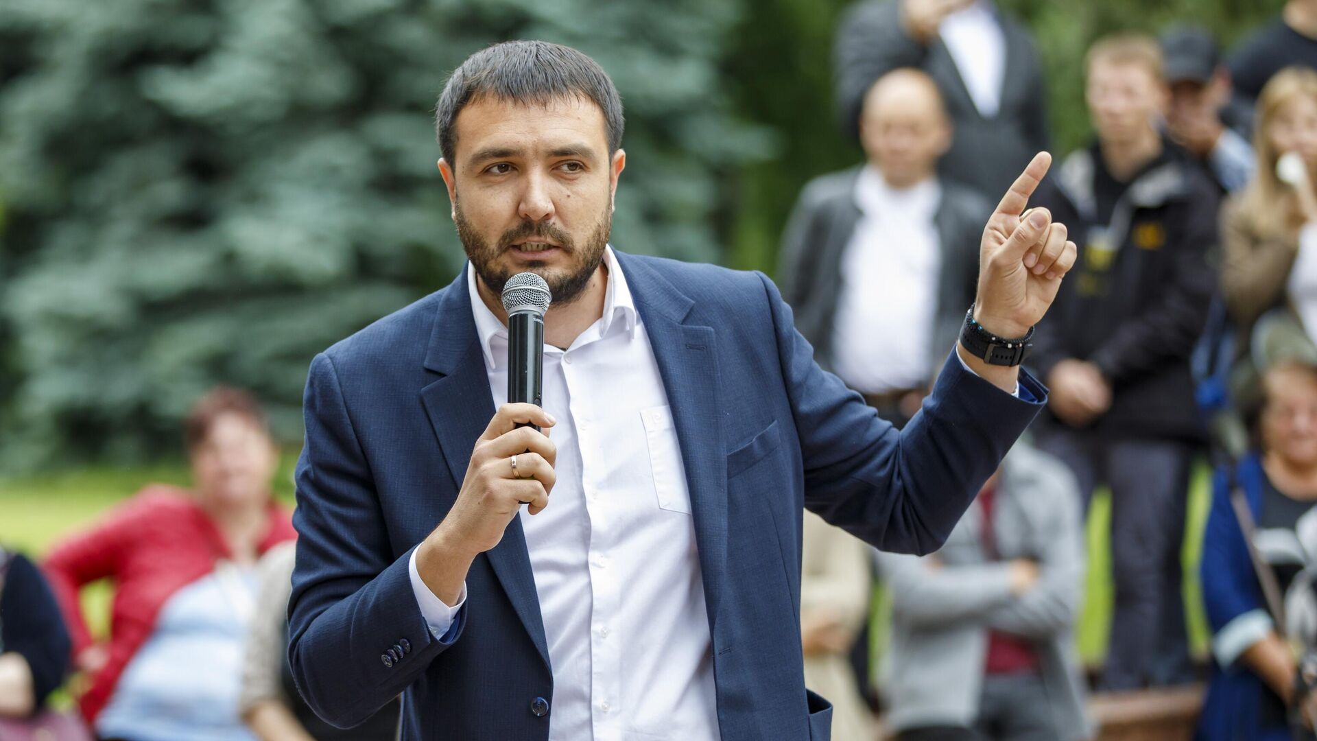 Акция протеста у здания парламента Молдовы в поддержку депутатов группы Победа, которых лишили возможности участия в заседаниях 14.06.2024 Акция протеста у здания парламента Молдовы в поддержку депутатов группы Победа, которых лишили возможности участия в заседаниях 14.06.2024 - Sputnik Молдова, 1920, 21.04.2025