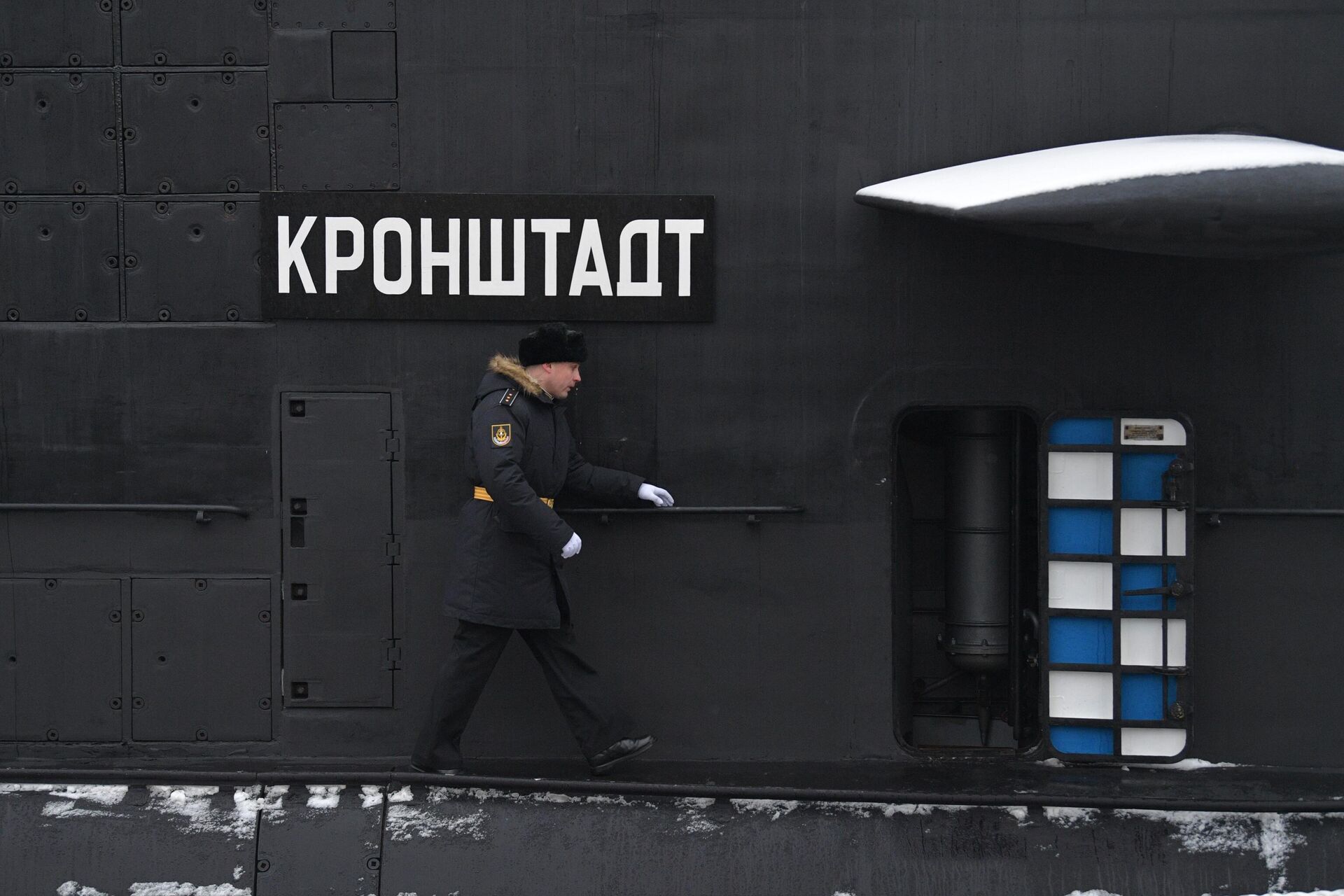 Поднятие Военно-морского флага на подводной лодке Кронштадт - Sputnik Молдова, 1920, 24.06.2024