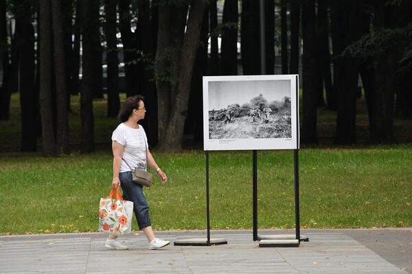 Expozițiile de fotografie &quot;Eliberarea. Calea spre Victorie&quot; au fost deschise în Belarus - Sputnik Moldova