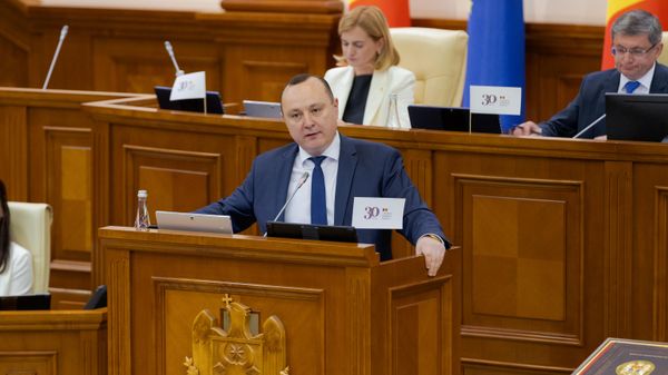 Торжественное заседание парламента, посвященное 30-летию Конституции Молдовы  - Sputnik Молдова