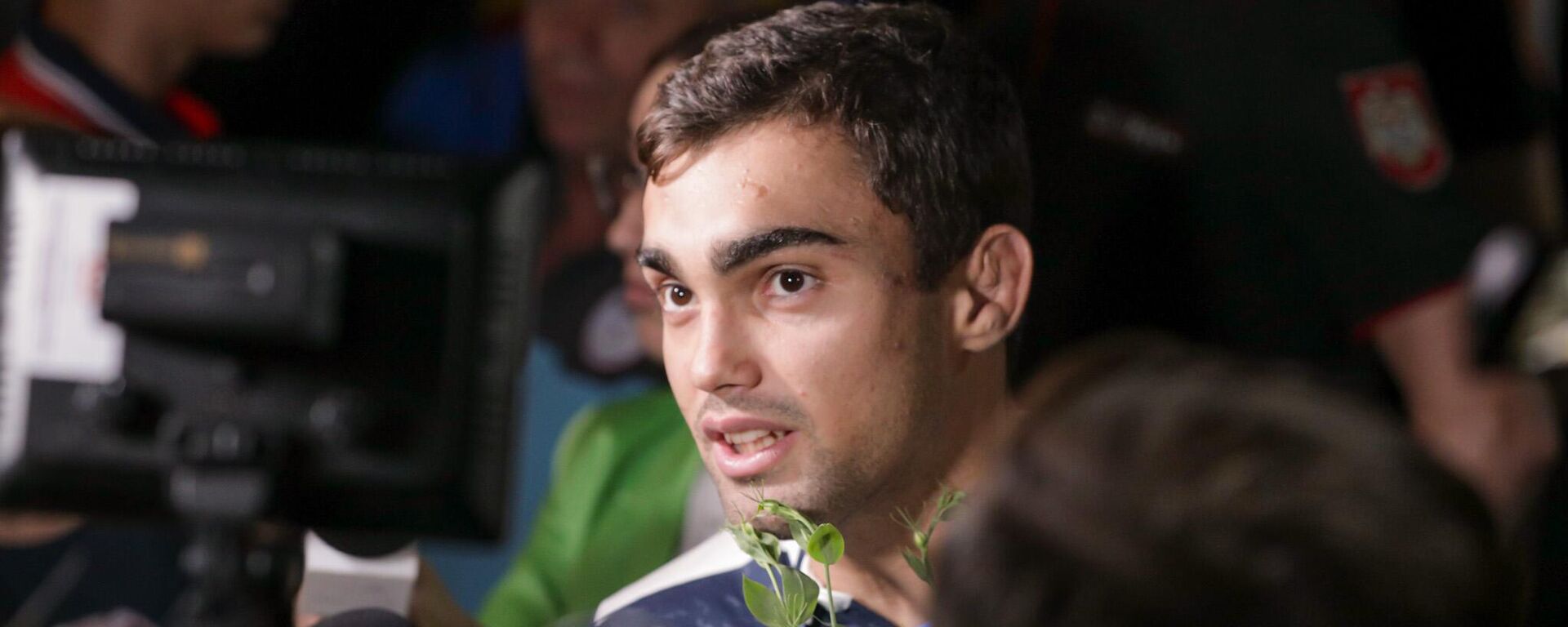 Встреча дзюдоистов Дениса Виеру и Адиля Османова, завоевавших бронзовые медали на Олимпиаде, в аэропорту Кишинева - Sputnik Молдова, 1920, 16.08.2024