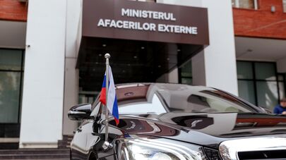 Автомобиль посольства РФ в Молдове