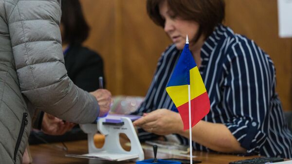 Около 30 тысяч граждан Румынии в Молдове участвовали в голосовании в первый день выборов  - Sputnik Молдова