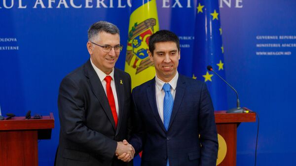 Министр иностранных дел Молдовы Михай Попшой и министр иностранных дел Израиля Гидеона Моше Саар - Sputnik Молдова