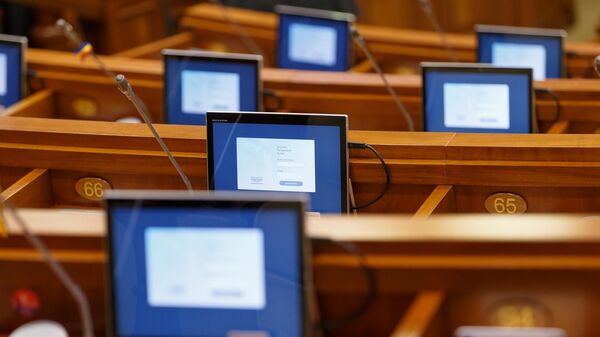 Санду уступила адвокатам: закон возвращен на доработку, забастовка прекращена - Sputnik Молдова