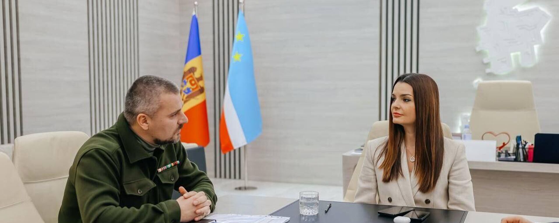 Встреча главы Национального оргкомитета Победа Алексея Петровича с башканом Гагаузии Евгенией Гуцул - Sputnik Молдова, 1920, 07.02.2025
