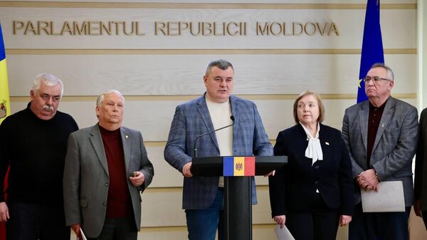 Депутаты БКС на брифинге в парламенте - Sputnik Moldova