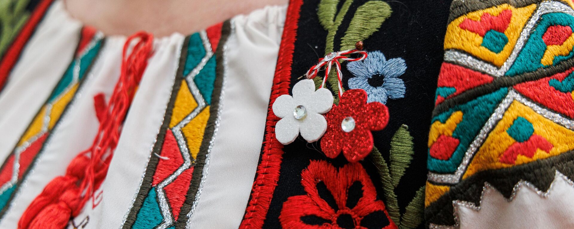 Молдавские женщины чаще получают высшее образование, но меньше зарабатывают  - Sputnik Молдова, 1920, 09.03.2025