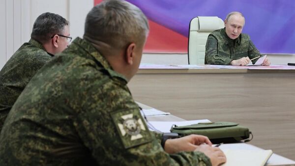 Владимиру Путину доложили о завершающей стадии освобождения Курской области - Sputnik Молдова