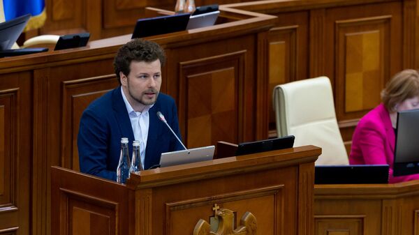 Вотум недоверия политике Минпросвета провалился в парламенте, но обсуждения были жаркими - Sputnik Молдова