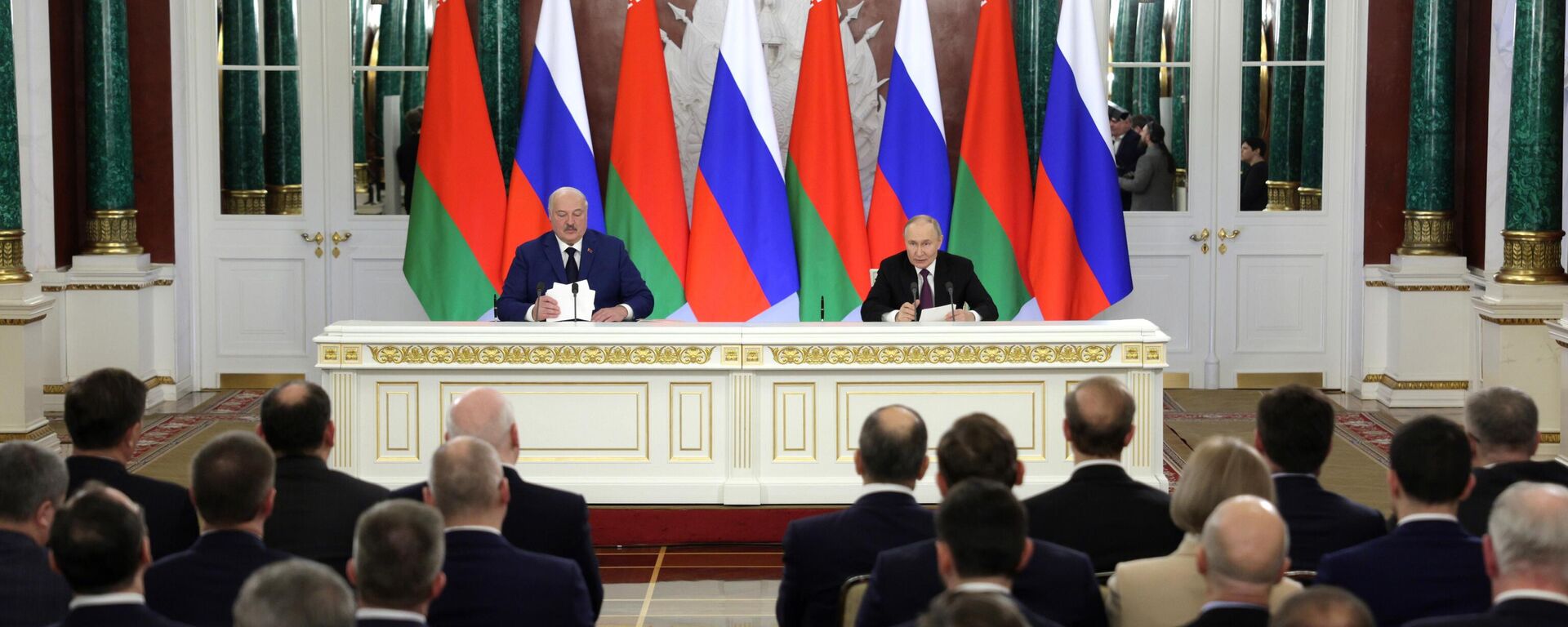 Встреча президента Владимира Путина с президентом Белоруссии Александром Лукашенко - Sputnik Молдова, 1920, 13.03.2025