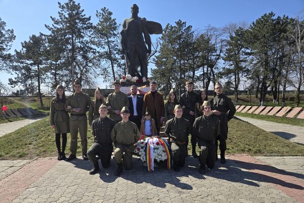 В Дрокии отпраздновали 81 годовщину освобождения от фашистских захватчиков В Дрокии отпраздновали 81 годовщину освобождения от фашистских захватчиков - Sputnik Молдова