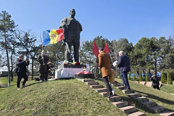 В Дрокии отпраздновали 81 годовщину освобождения от фашистских захватчиков В Дрокии отпраздновали 81 годовщину освобождения от фашистских захватчиков - Sputnik Молдова