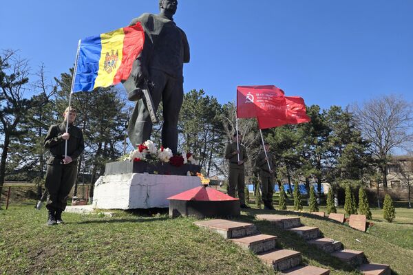 В Дрокии отпраздновали 81 годовщину освобождения от фашистских захватчиков В Дрокии отпраздновали 81 годовщину освобождения от фашистских захватчиков - Sputnik Молдова