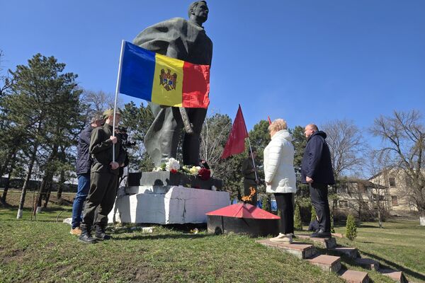 В Дрокии отпраздновали 81 годовщину освобождения от фашистских захватчиков В Дрокии отпраздновали 81 годовщину освобождения от фашистских захватчиков - Sputnik Молдова