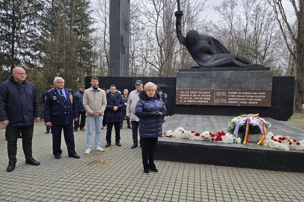 Мероприятия по случаю 81-й годовщины освобождения Единец, Флорешт и Дондюшан от фашистской оккупации Мероприятия по случаю 81-й годовщины освобождения Единец, Флорешт и Дондюшан от фашистской оккупации - Sputnik Молдова