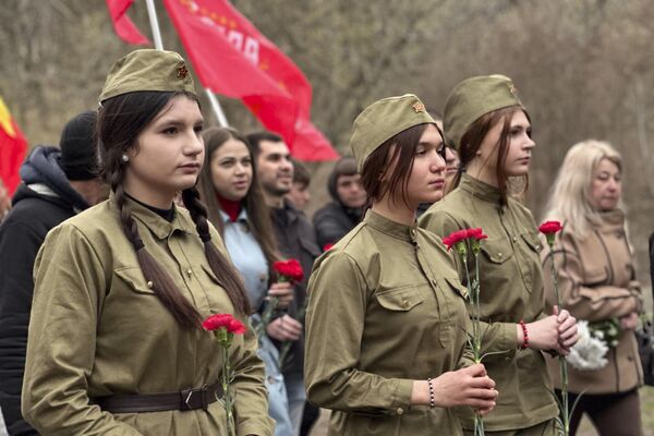Мероприятия по случаю 81-й годовщины освобождения Единец, Флорешт и Дондюшан от фашистской оккупации Мероприятия по случаю 81-й годовщины освобождения Единец, Флорешт и Дондюшан от фашистской оккупации - Sputnik Молдова