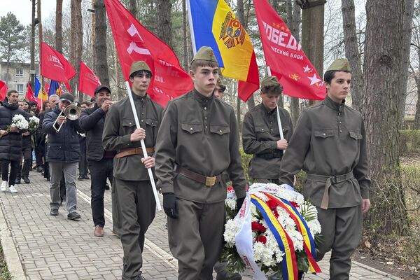 Мероприятия по случаю 81-й годовщины освобождения Единец, Флорешт и Дондюшан от фашистской оккупации Мероприятия по случаю 81-й годовщины освобождения Единец, Флорешт и Дондюшан от фашистской оккупации - Sputnik Молдова