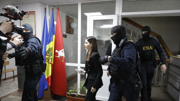 Это заказное политическое дело: Евгению Гуцул в суде сопровождает спецназ - Sputnik Молдова