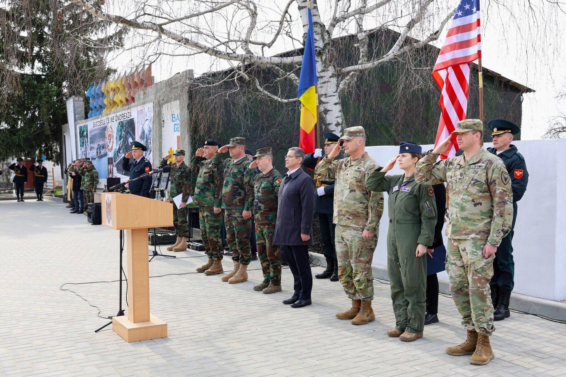 Армия Молдовы получила партию оснащения от правительства США Армия Молдовы получила партию оснащения от правительства США - Sputnik Молдова, 1920, 29.03.2025