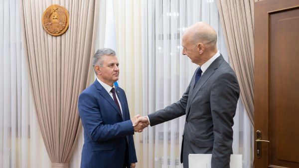 Глава Приднестровья Вадим Красносельский встретился со спецпредставителем ОБСЕ Томасом Ленком - Sputnik Молдова