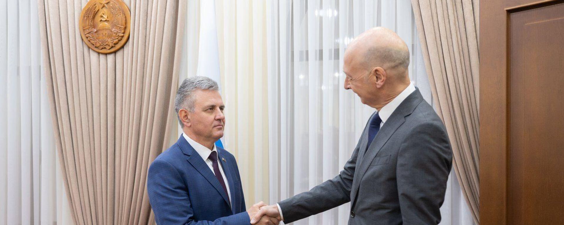 Глава Приднестровья Вадим Красносельский встретился со спецпредставителем ОБСЕ Томасом Ленком - Sputnik Молдова, 1920, 16.10.2026