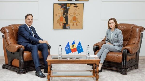 Генсек НАТО Марк Рютте и президент Молдовы Майя Санду на встрече в Кишиневе - Sputnik Молдова