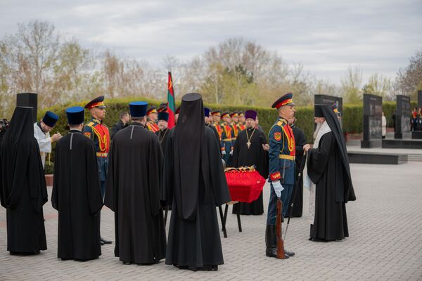 Церемония перезахоронения Неизвестного Солдата в Тирасполе Церемония перезахоронения Неизвестного Солдата в Тирасполе - Sputnik Молдова