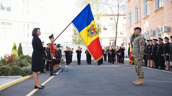 Министр внутренних дел Даниелла Мисаил-Никитин на церемонии отправки молдавских карабинеров в Косово в рамках миротворческой миссии - Sputnik Молдова