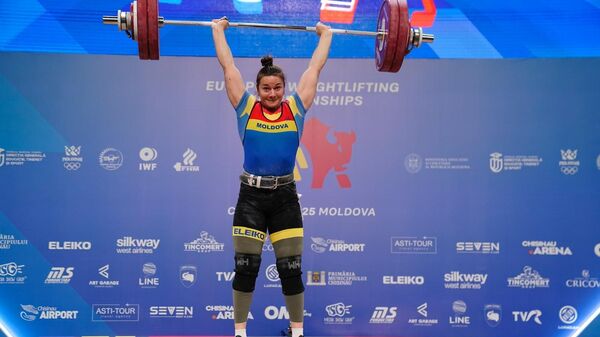 Молдавские тяжелоатлеты успешно выступили на Чемпионате Европы в Кишиневе - Sputnik Молдова
